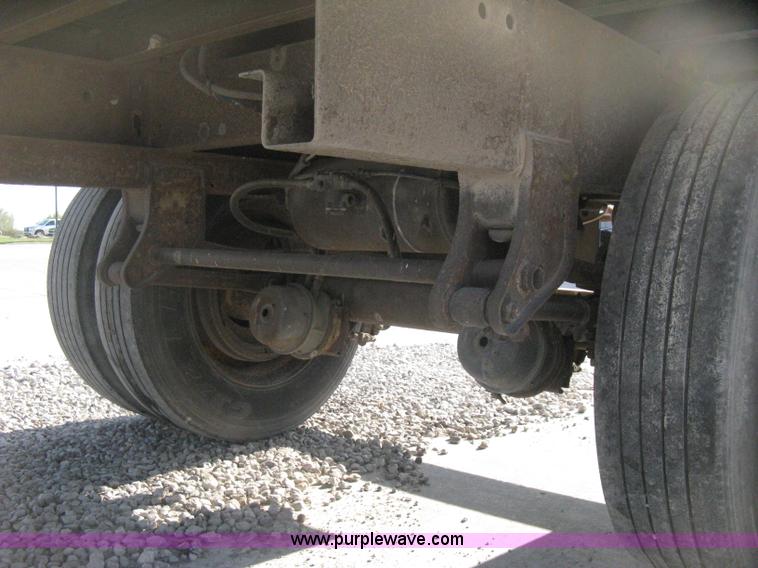 image for item D8291 1995 Trailmobile 28' dry van trailer