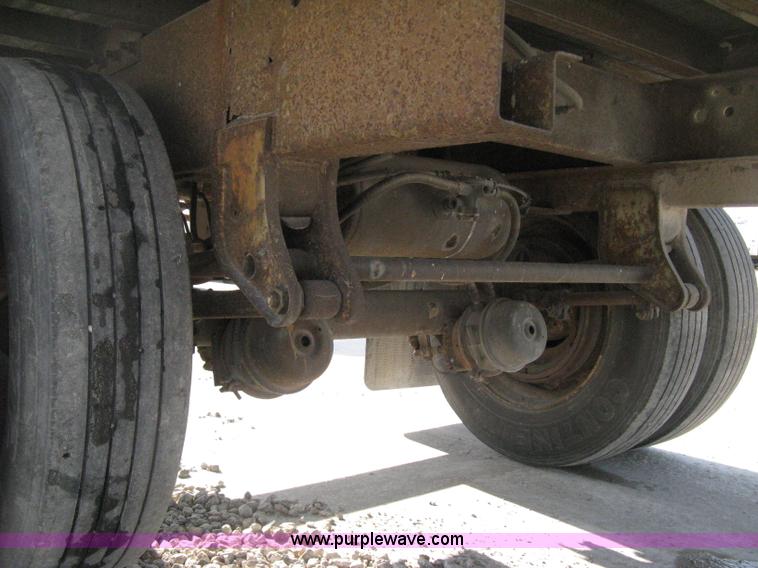 image for item D8291 1995 Trailmobile 28' dry van trailer