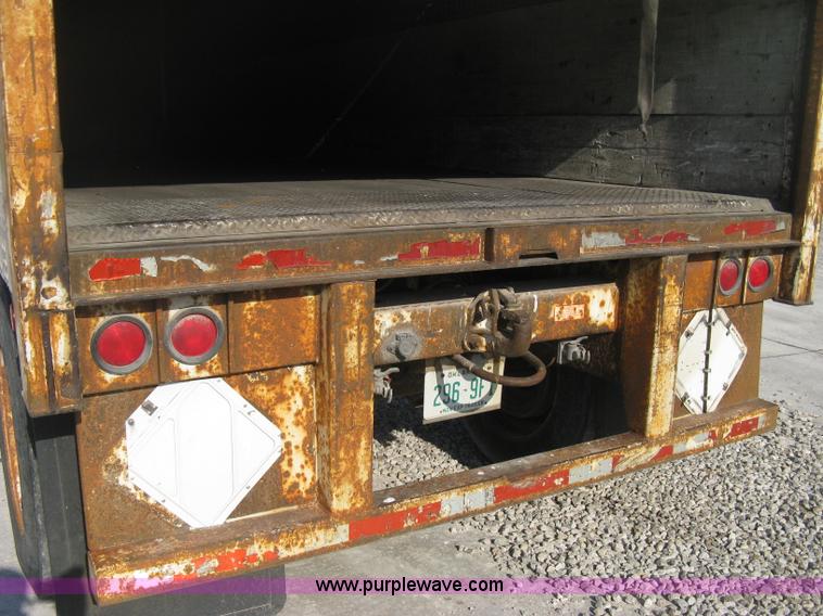 image for item D8291 1995 Trailmobile 28' dry van trailer