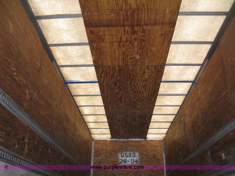 image for item D8291 1995 Trailmobile 28' dry van trailer