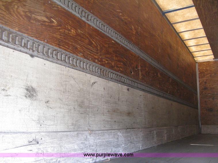 image for item D8291 1995 Trailmobile 28' dry van trailer