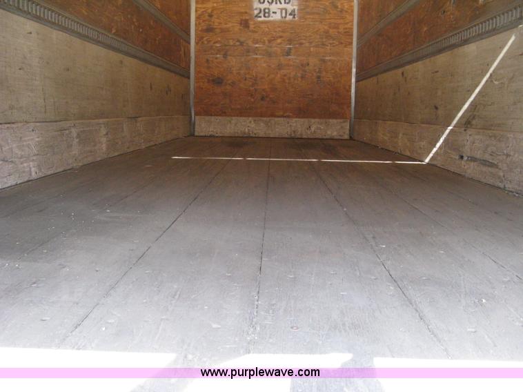 image for item D8291 1995 Trailmobile 28' dry van trailer