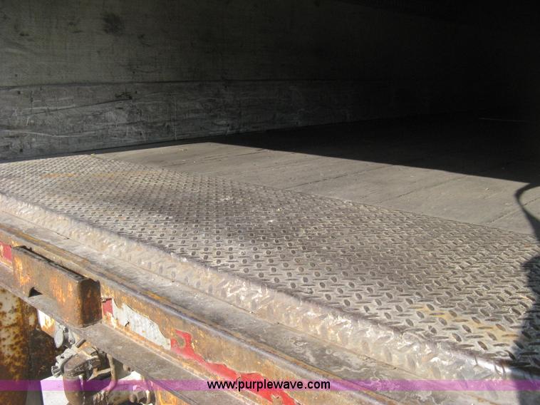 image for item D8291 1995 Trailmobile 28' dry van trailer