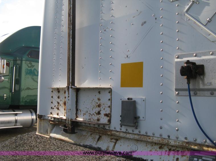 image for item D8292 1995 Trailmobile 28' dry van trailer