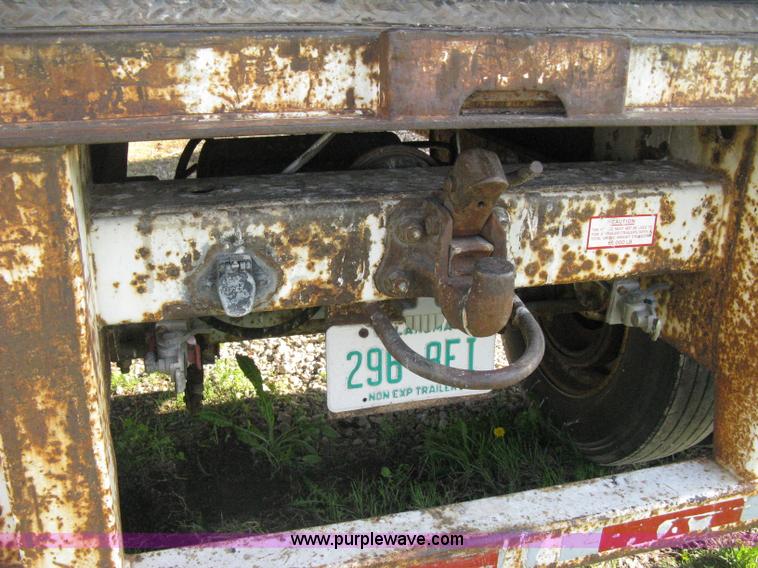 image for item D8292 1995 Trailmobile 28' dry van trailer