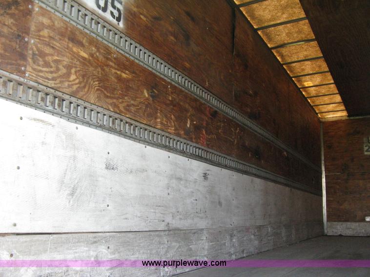 image for item D8292 1995 Trailmobile 28' dry van trailer