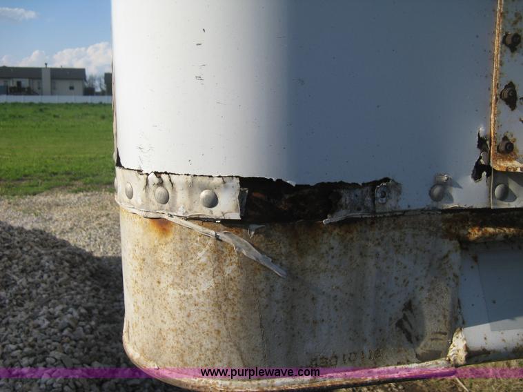 image for item D8292 1995 Trailmobile 28' dry van trailer