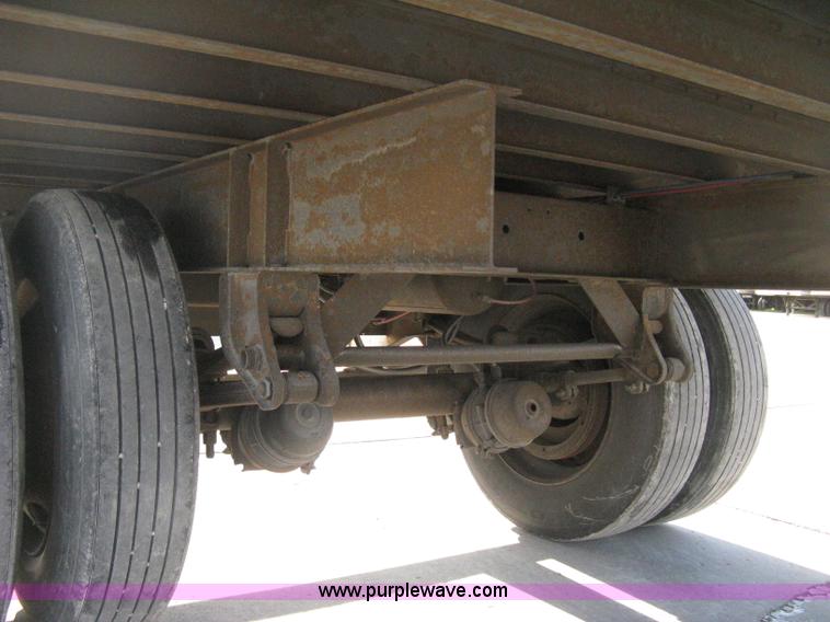 image for item D8293 1994 Wabash 28' dry van trailer