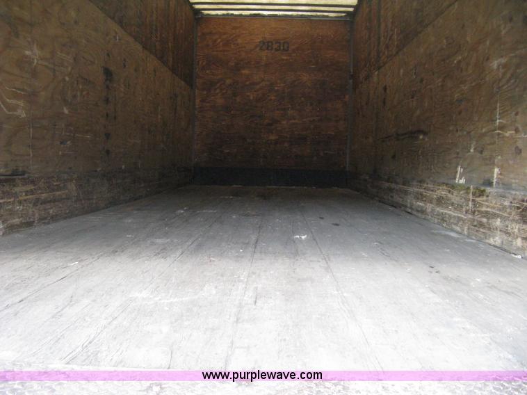 image for item D8293 1994 Wabash 28' dry van trailer
