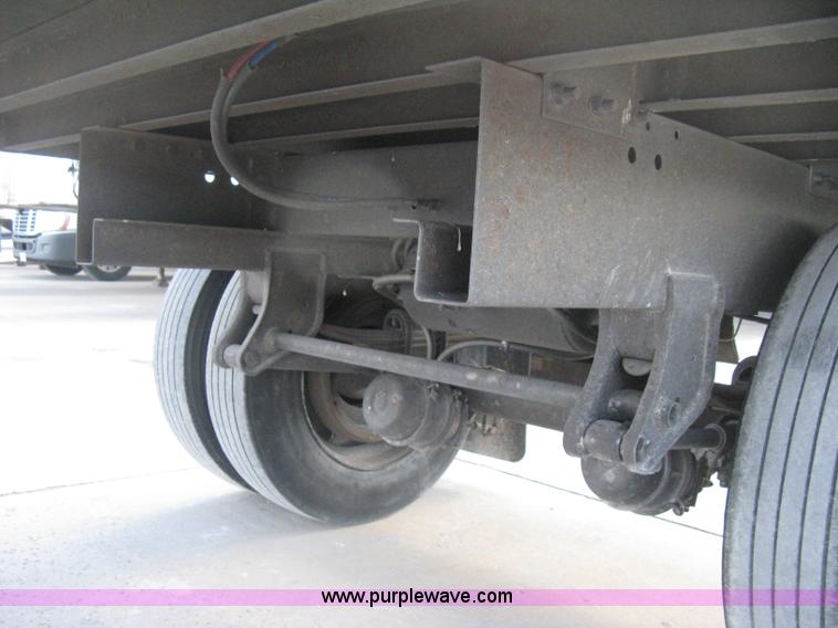 image for item D8294 1995 Trailmobile 28' dry van trailer