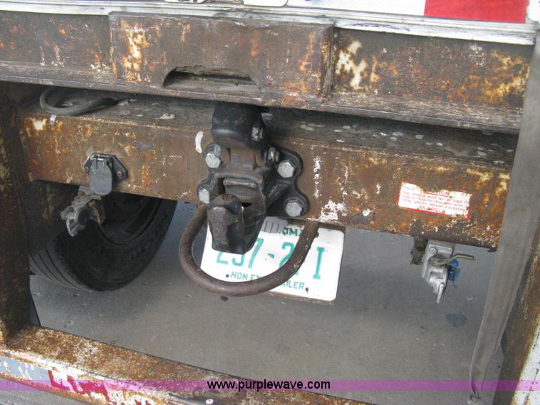 image for item D8294 1995 Trailmobile 28' dry van trailer