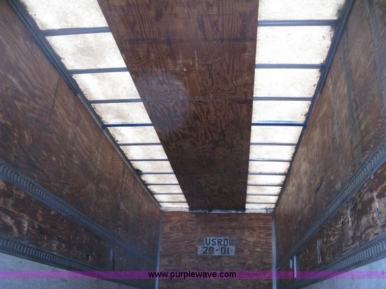image for item D8294 1995 Trailmobile 28' dry van trailer