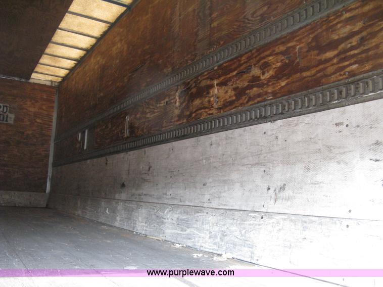 image for item D8294 1995 Trailmobile 28' dry van trailer