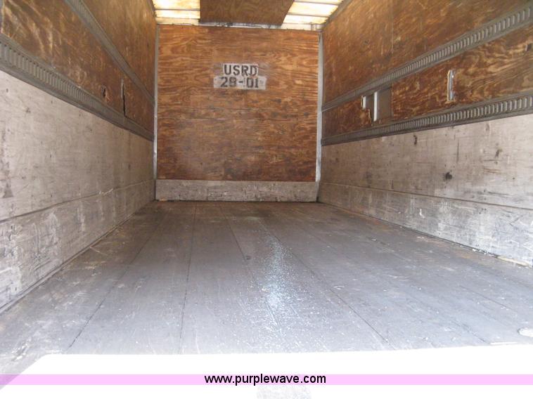 image for item D8294 1995 Trailmobile 28' dry van trailer