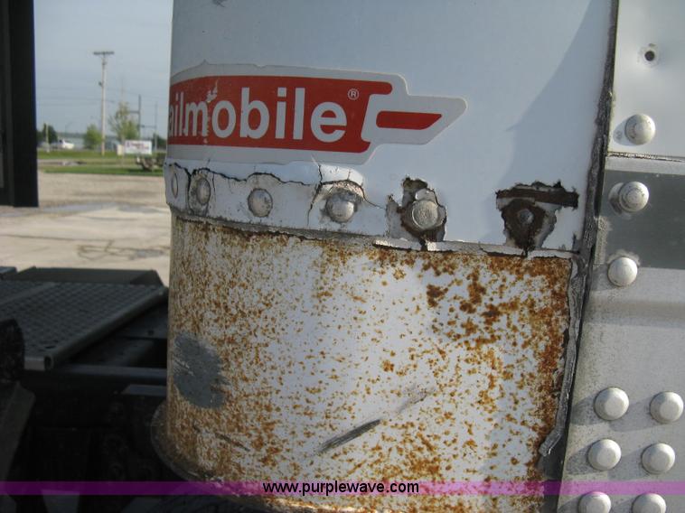 image for item D8294 1995 Trailmobile 28' dry van trailer