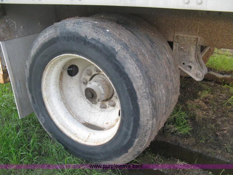 image for item D8296 1995 Trailmobile 28' dry van trailer