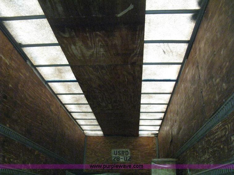 image for item D8296 1995 Trailmobile 28' dry van trailer