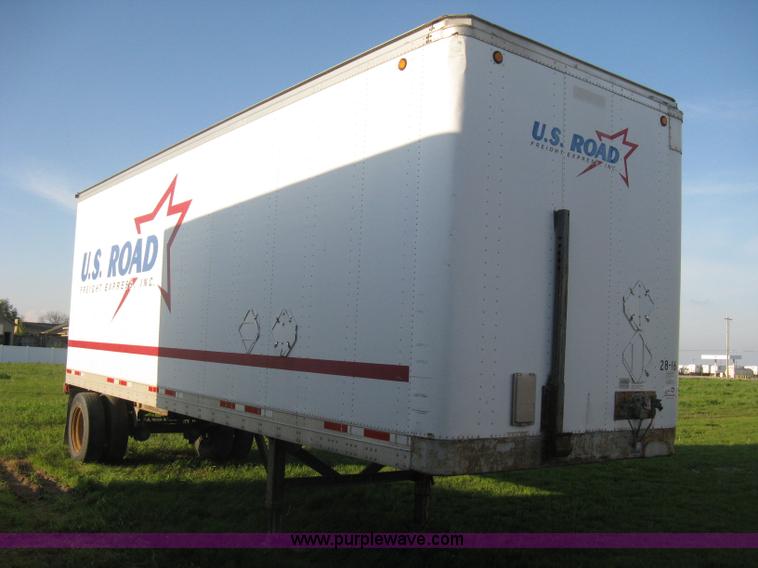 image for item D8297 1993 Fruehauf 28' dry van trailer