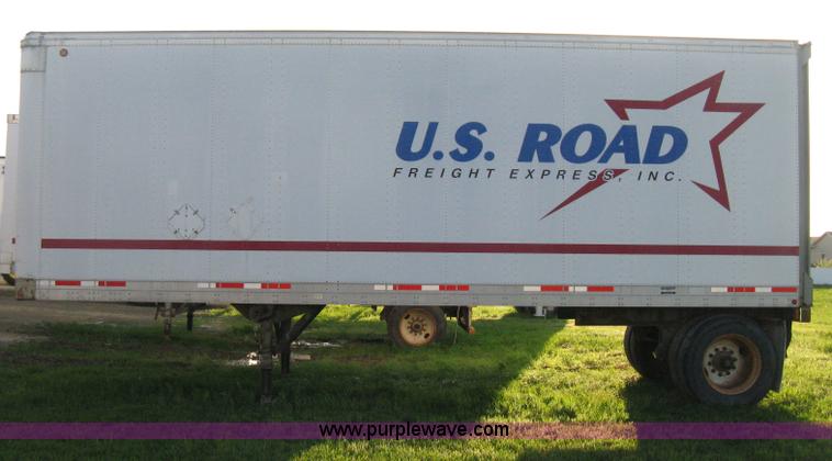 image for item D8297 1993 Fruehauf 28' dry van trailer