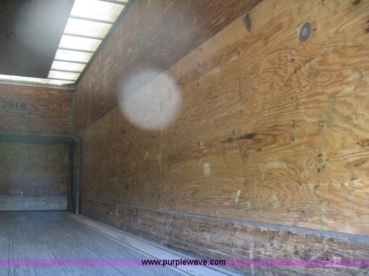 image for item D8297 1993 Fruehauf 28' dry van trailer