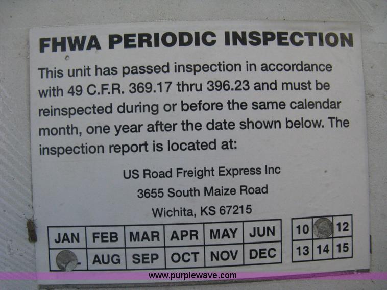 image for item D8297 1993 Fruehauf 28' dry van trailer