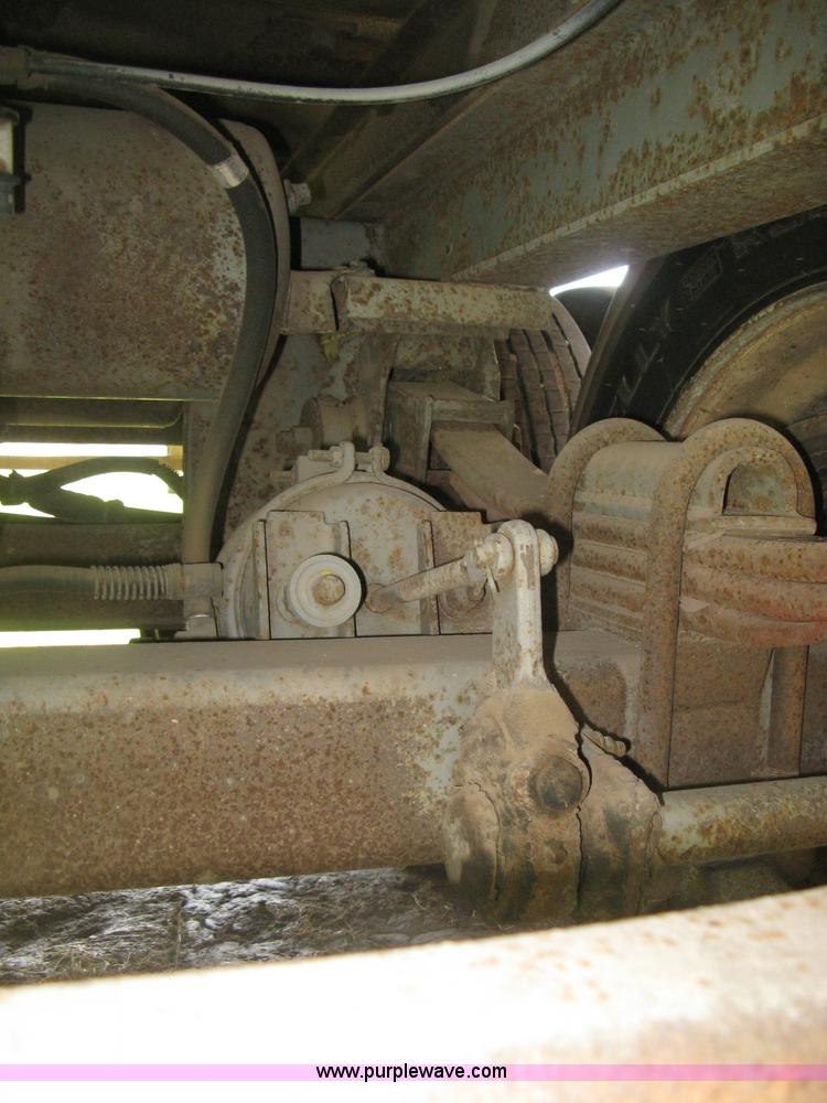 image for item D8300 1988 Fruehauf 45' van trailer