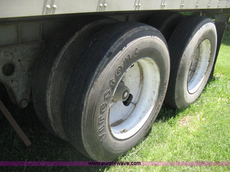 image for item D8300 1988 Fruehauf 45' van trailer