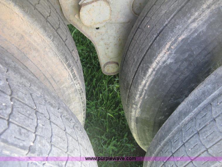 image for item D8300 1988 Fruehauf 45' van trailer