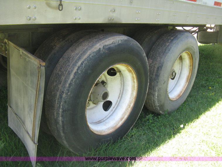 image for item D8300 1988 Fruehauf 45' van trailer