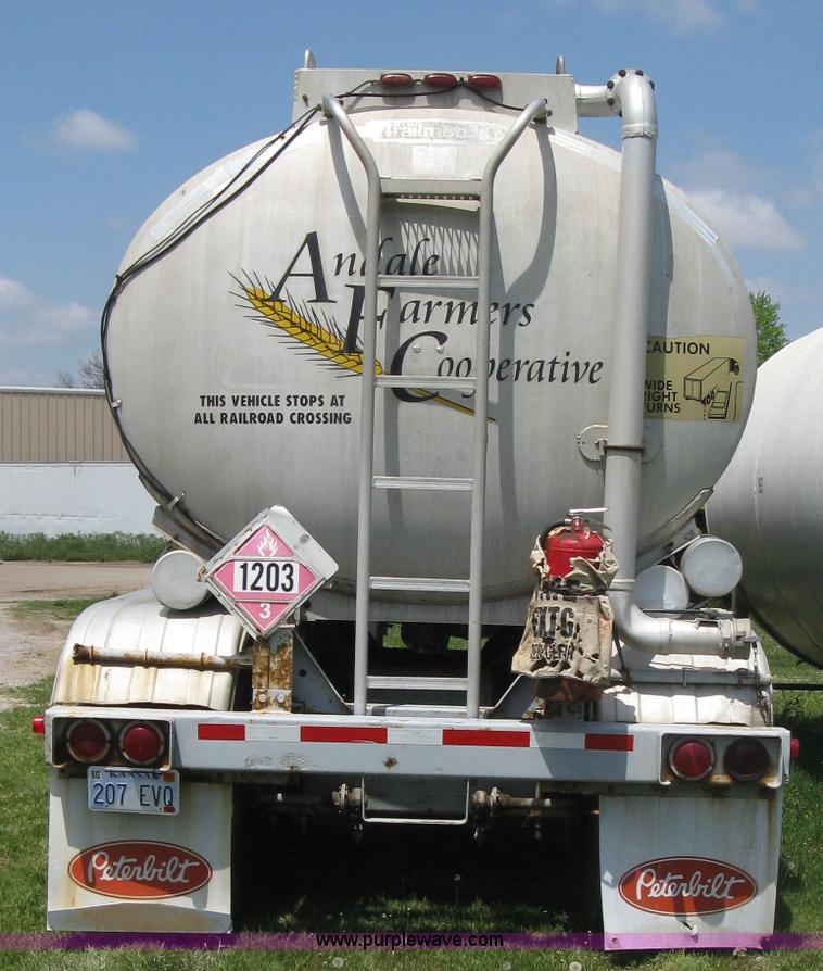 image for item D8301 1981 Trailmobile 42' fuel tanker trailer