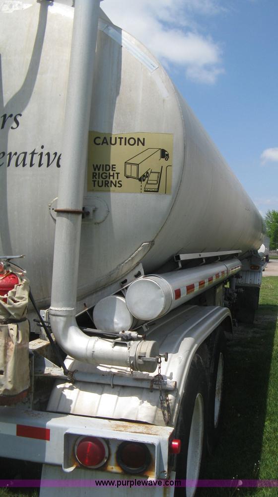 image for item D8301 1981 Trailmobile 42' fuel tanker trailer