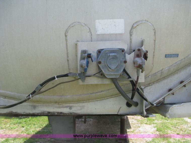 image for item D8301 1981 Trailmobile 42' fuel tanker trailer