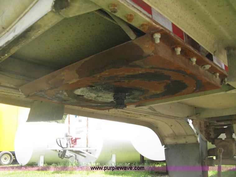 image for item D8301 1981 Trailmobile 42' fuel tanker trailer