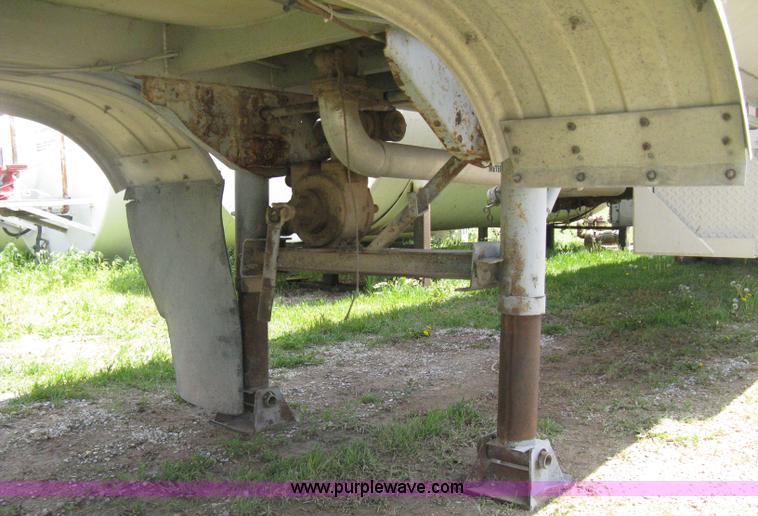 image for item D8301 1981 Trailmobile 42' fuel tanker trailer