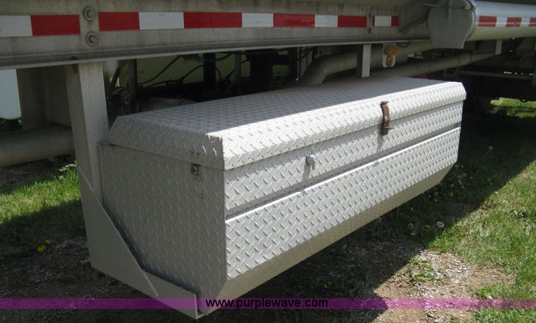 image for item D8301 1981 Trailmobile 42' fuel tanker trailer