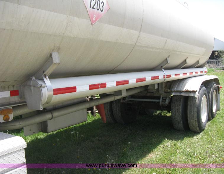 image for item D8301 1981 Trailmobile 42' fuel tanker trailer