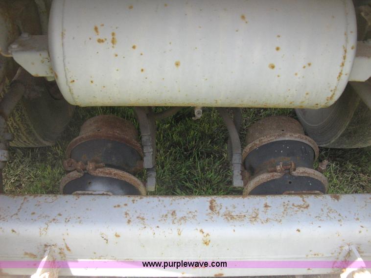 image for item D8301 1981 Trailmobile 42' fuel tanker trailer