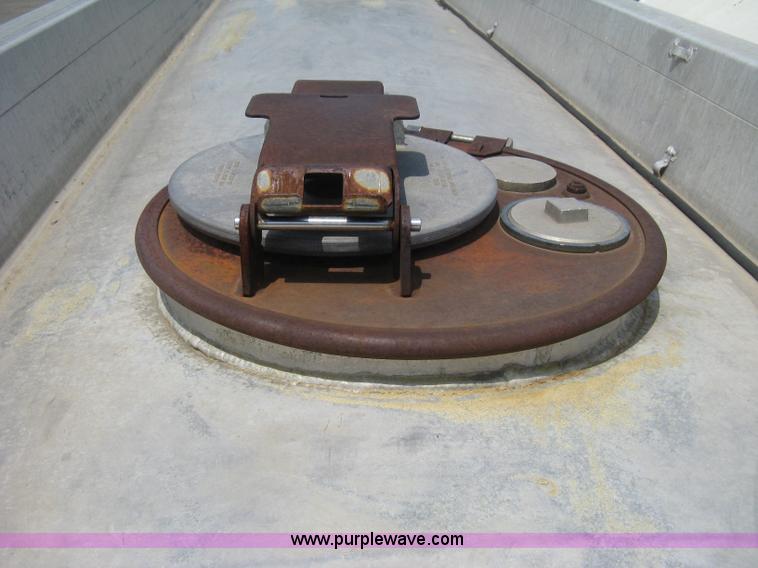 image for item D8301 1981 Trailmobile 42' fuel tanker trailer