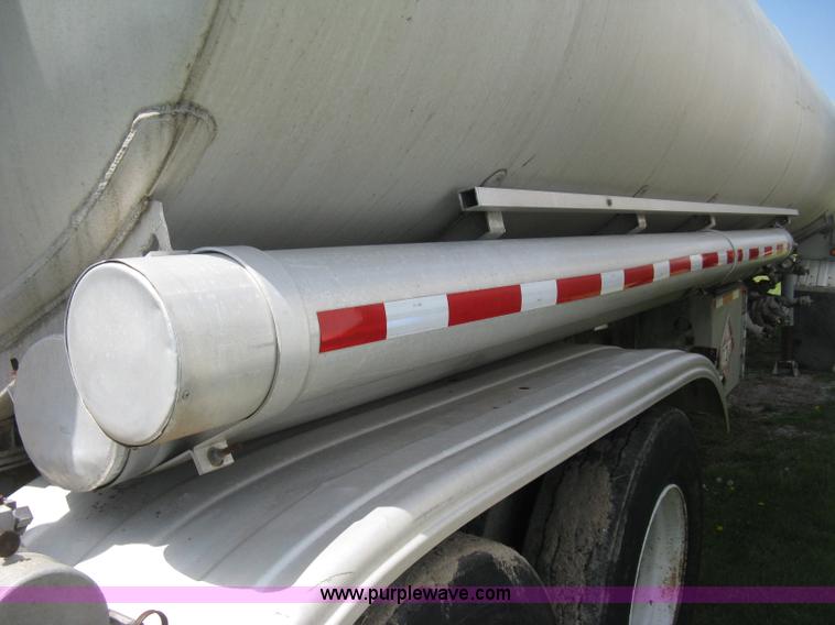 image for item D8301 1981 Trailmobile 42' fuel tanker trailer