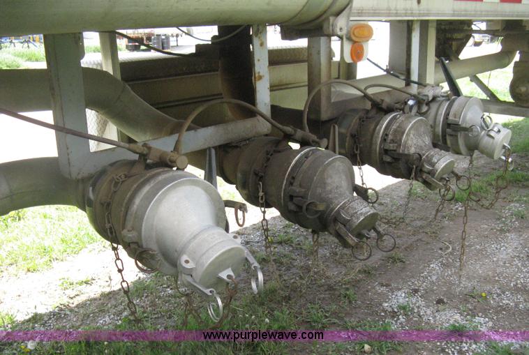 image for item D8301 1981 Trailmobile 42' fuel tanker trailer