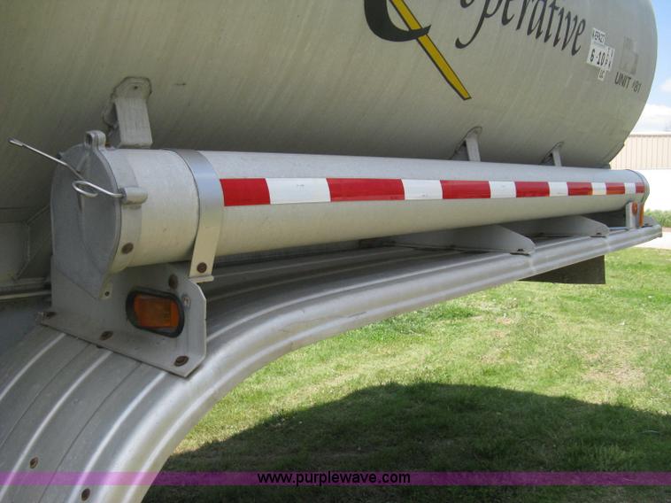 image for item D8301 1981 Trailmobile 42' fuel tanker trailer