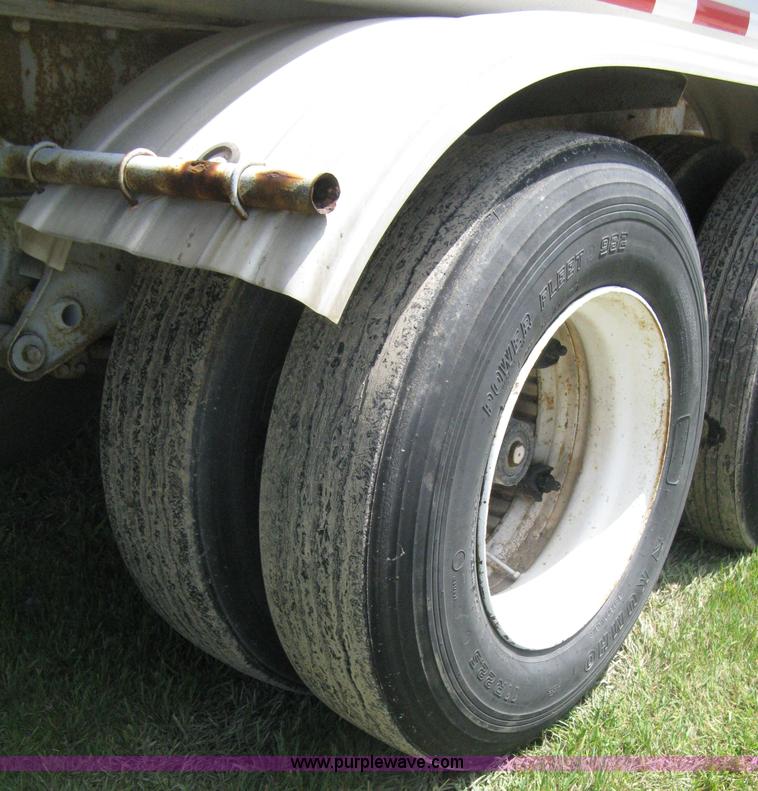 image for item D8301 1981 Trailmobile 42' fuel tanker trailer