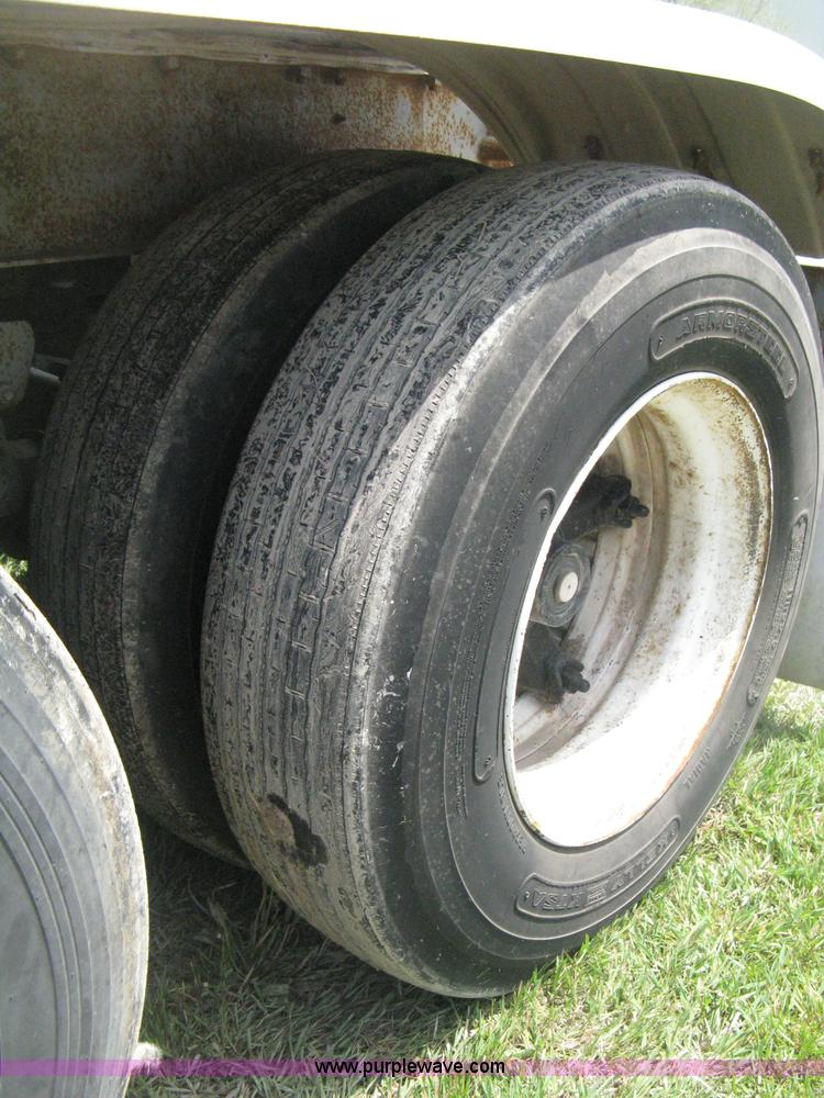 image for item D8301 1981 Trailmobile 42' fuel tanker trailer