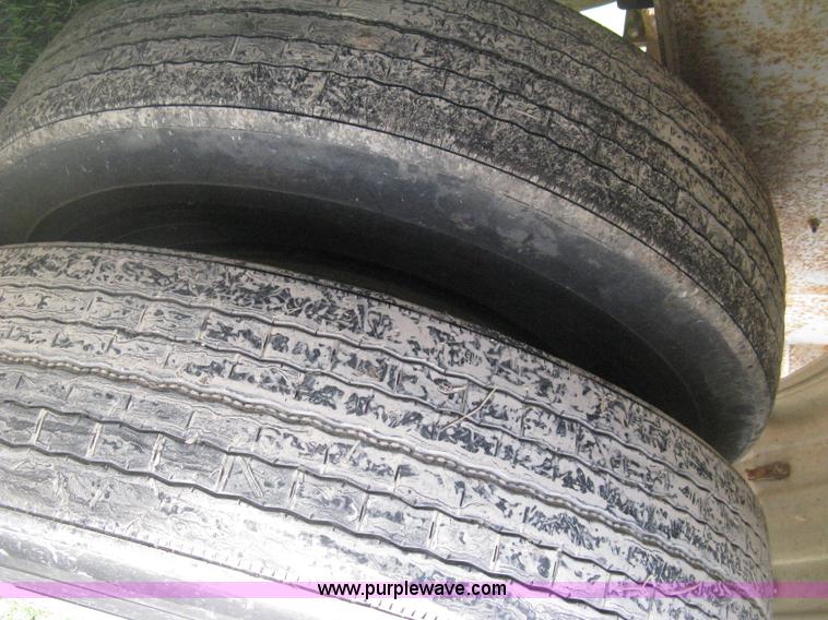 image for item D8301 1981 Trailmobile 42' fuel tanker trailer