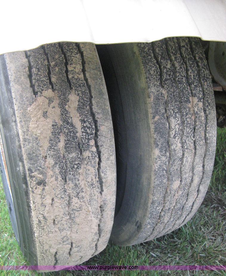 image for item D8301 1981 Trailmobile 42' fuel tanker trailer