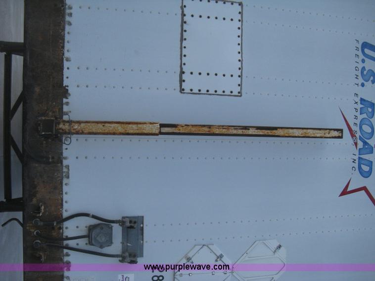 image for item D8304 1994 Wabash 28' dry van trailer