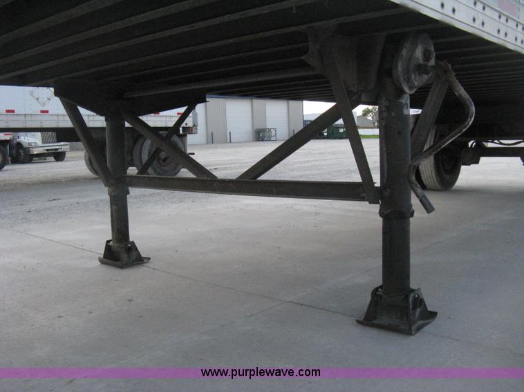 image for item D8304 1994 Wabash 28' dry van trailer