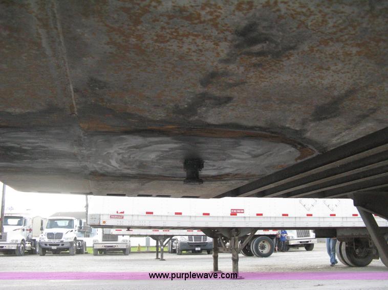 image for item D8304 1994 Wabash 28' dry van trailer