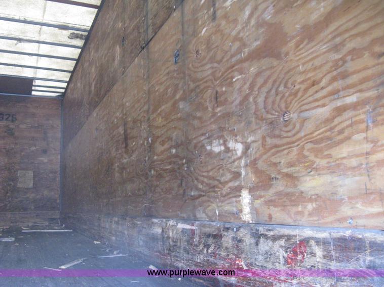 image for item D8304 1994 Wabash 28' dry van trailer