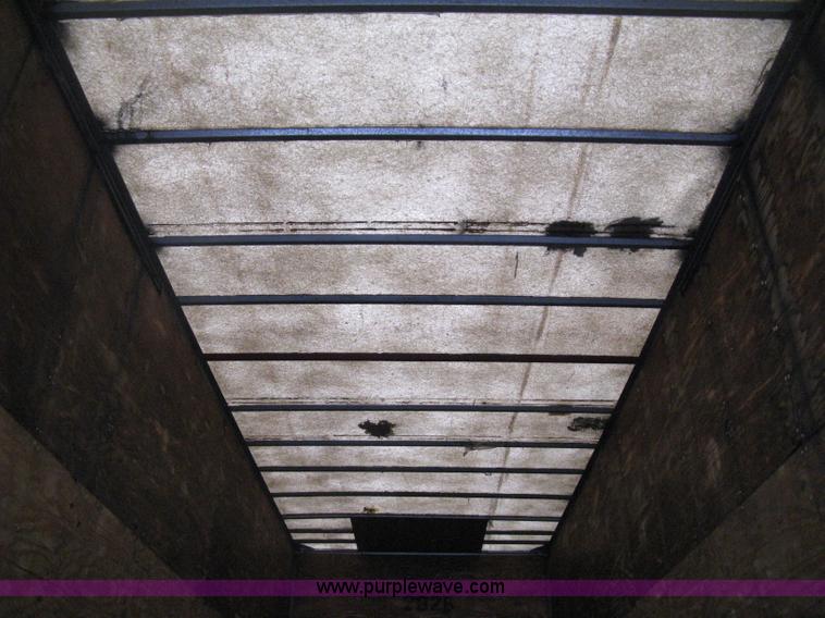 image for item D8304 1994 Wabash 28' dry van trailer